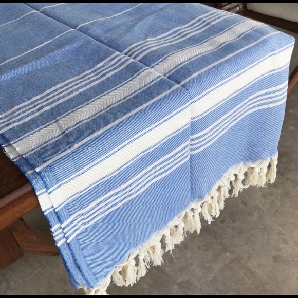 Hand- Loomed fringe detailed Turkish Cotton Towel - Picture 2 of 7